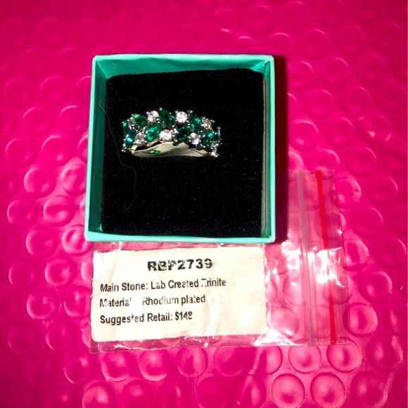 Ring - Picture 1 of 2